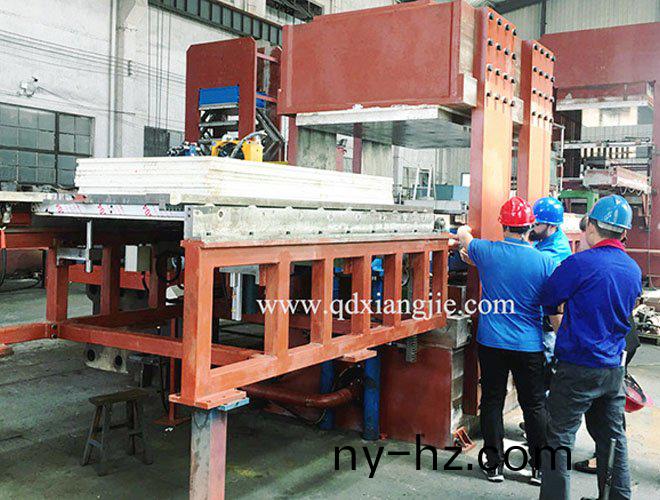 齣(chu)口(kou) 美(mei)國(guó)(guo) XLB-Q1200*2133/10.0MN側(cè)闆式(shi)平闆(ban)硫化機(jī)(ji)
