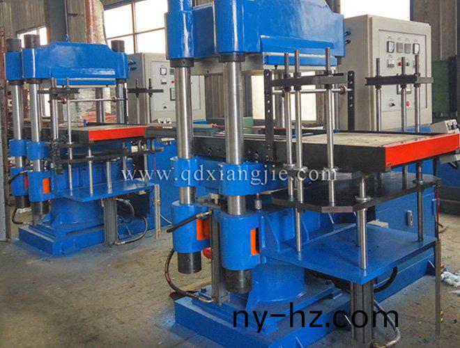 XLB-D 700x700mm /200噸(dun)柱式硫(liu)化機(jī)