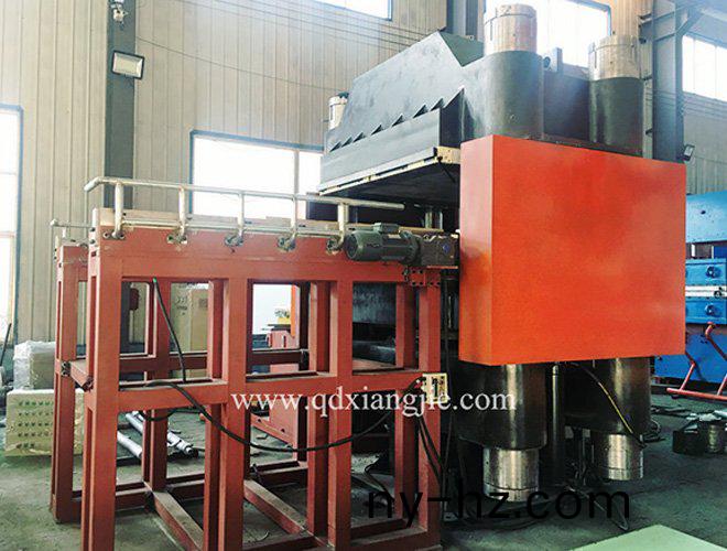 西班(ban)牙 訂購(gou) 立柱(zhu)式(shi)實(shí)(shi)心(xin)胎(tai)硫化機(jī)