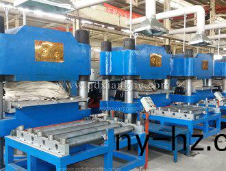 XLB-1200x1200-1000T立(li)柱式(shi)實(shí)心胎硫(liu)化機(jī)