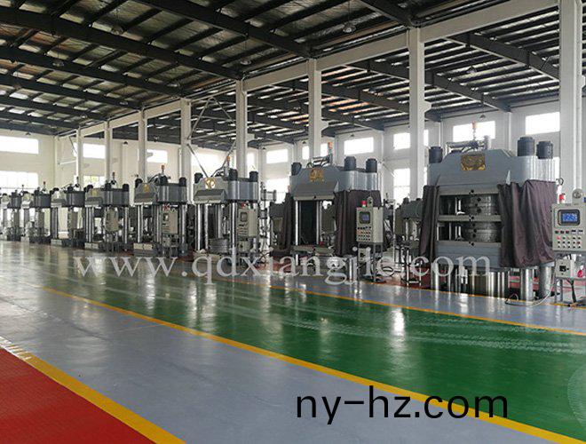 新設(shè)計實心(xin)胎(tai)硫(liu)化(hua)機(ji)