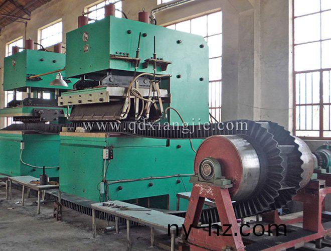 攩(dang)邊(bian)帶硫化(hua)機(ji)