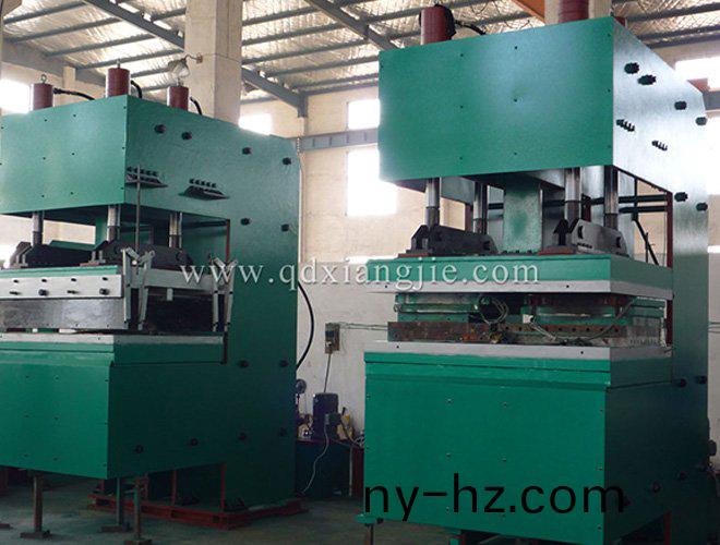 鄂式(shi)平(ping)闆硫(liu)化(hua)機(ji)